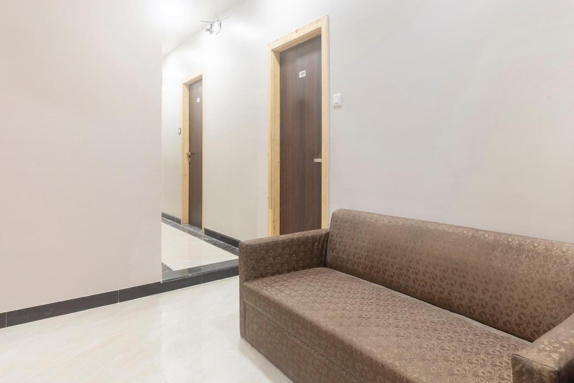 Hotel Blue Executive Near Chhatrapati Shivaji International Airport Bombaj Zewnętrze zdjęcie