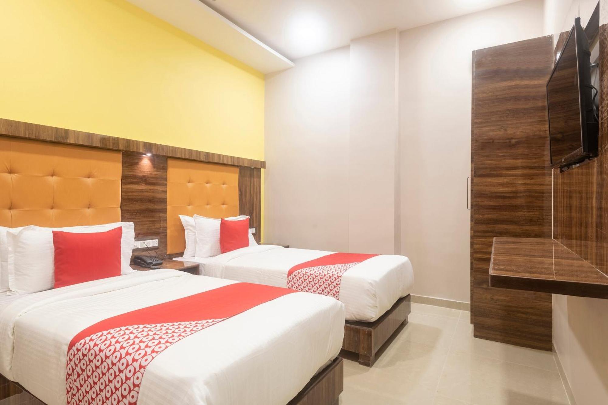 Hotel Blue Executive Near Chhatrapati Shivaji International Airport Bombaj Zewnętrze zdjęcie