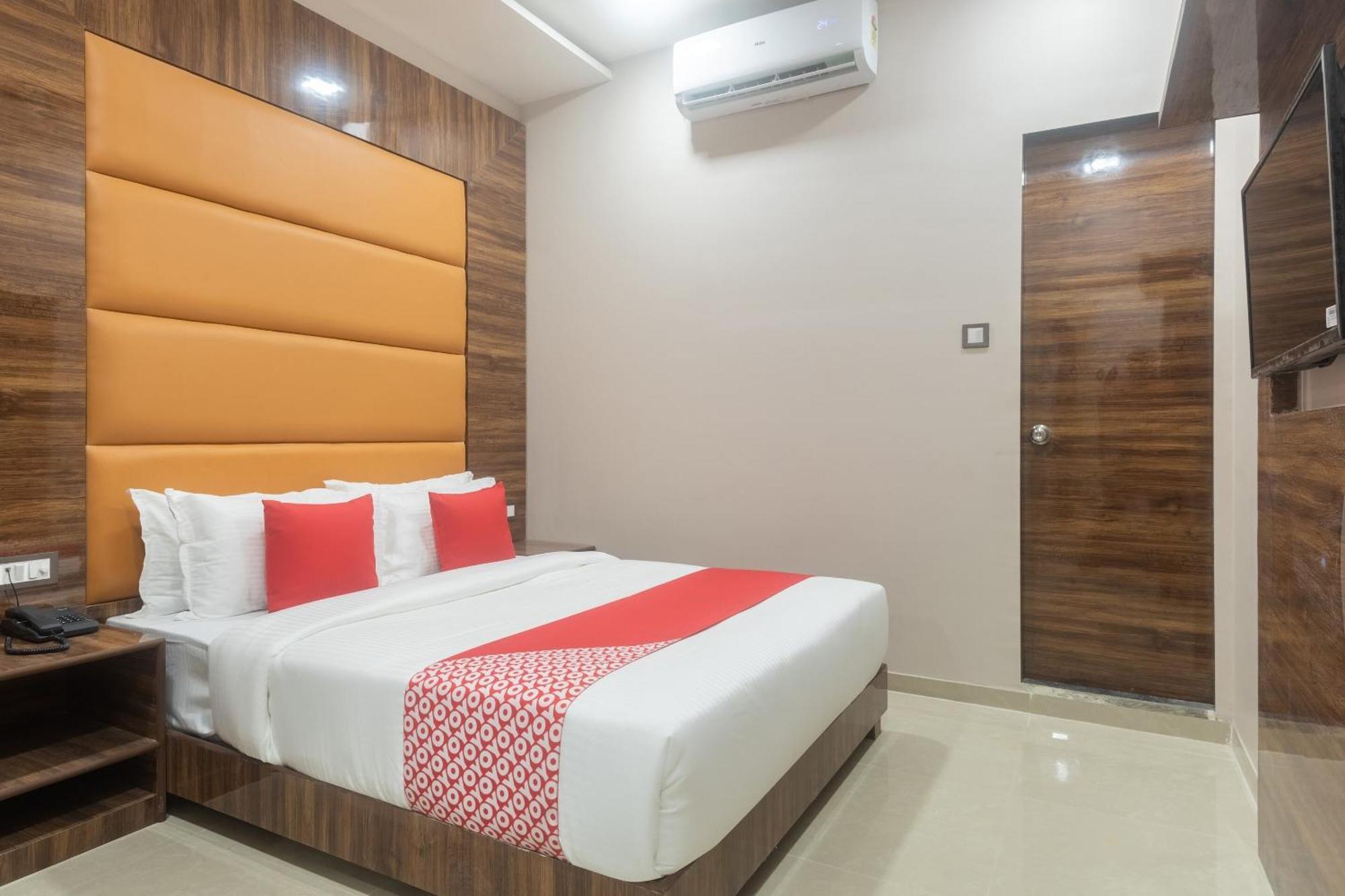 Hotel Blue Executive Near Chhatrapati Shivaji International Airport Bombaj Zewnętrze zdjęcie