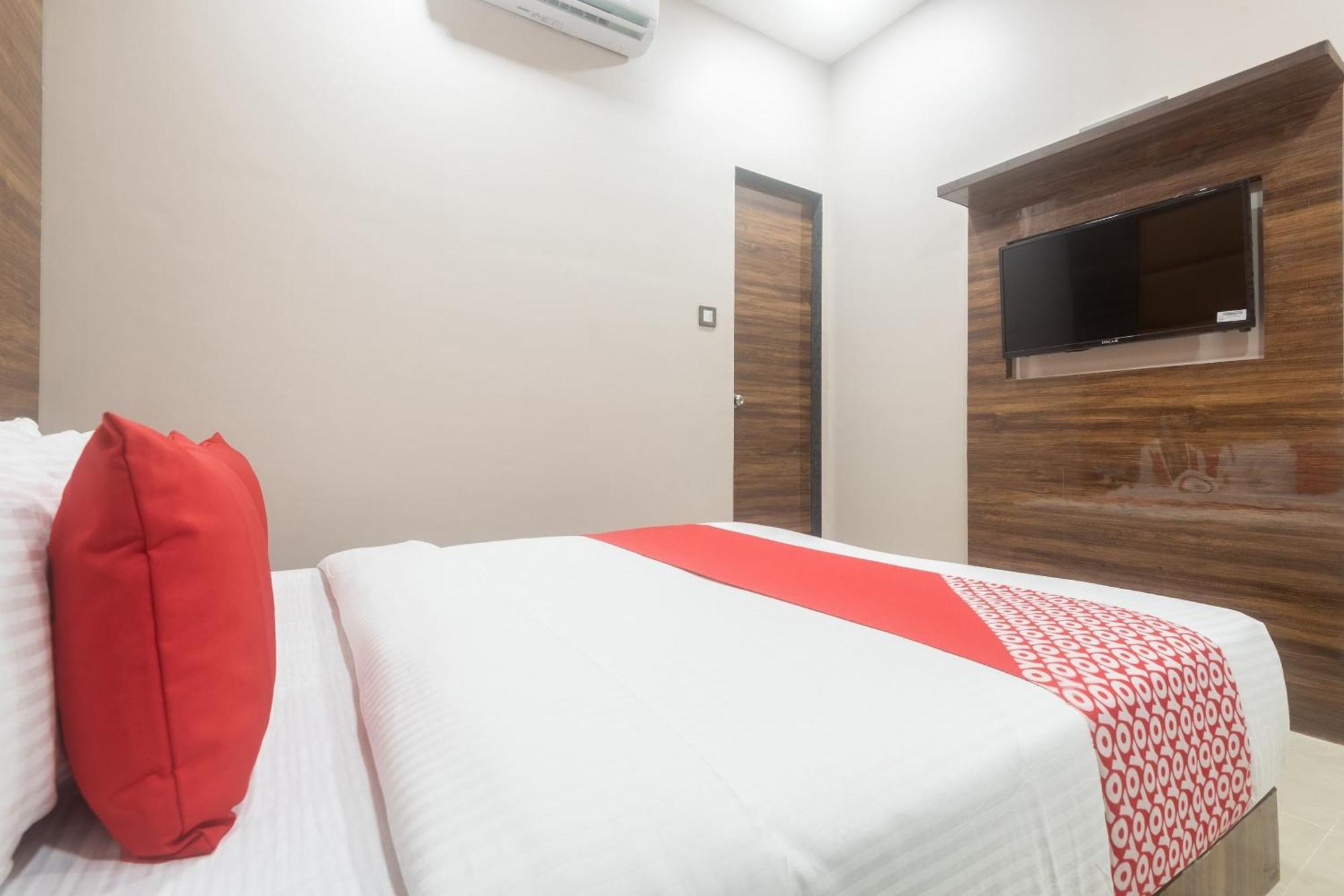 Hotel Blue Executive Near Chhatrapati Shivaji International Airport Bombaj Zewnętrze zdjęcie