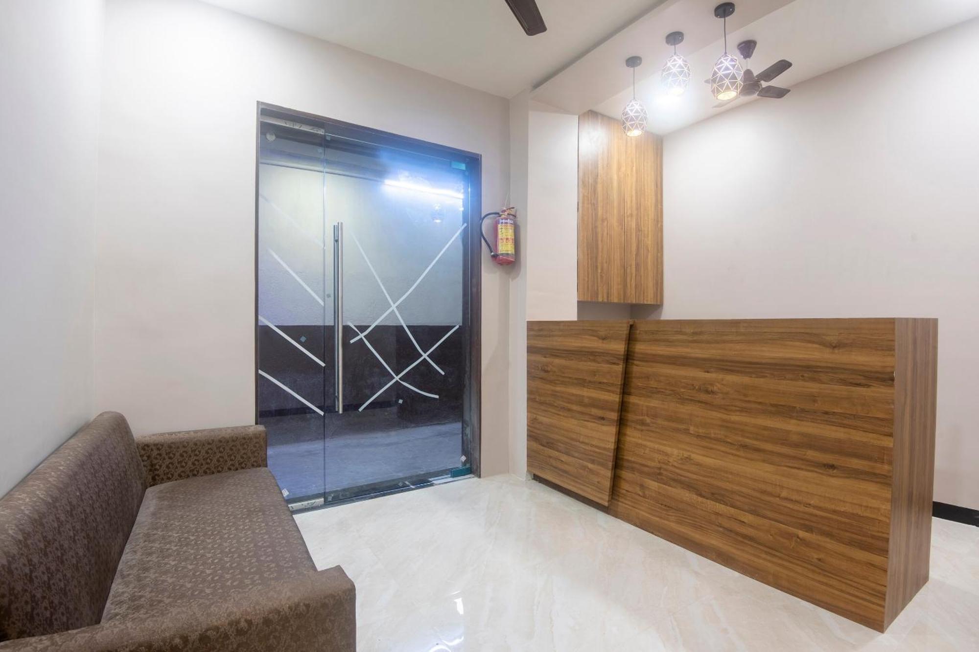 Hotel Blue Executive Near Chhatrapati Shivaji International Airport Bombaj Zewnętrze zdjęcie